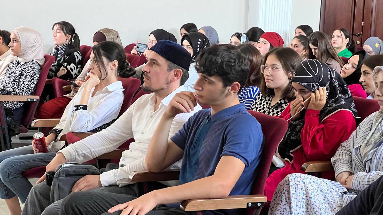 «Мухаммад ﷺ — посланник Всевышнего».